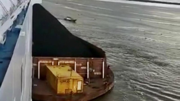 нью йоркский паром врезался. паром в индии. 2003 staten island ferry crash. паром столкнулся. паром въехал в док.